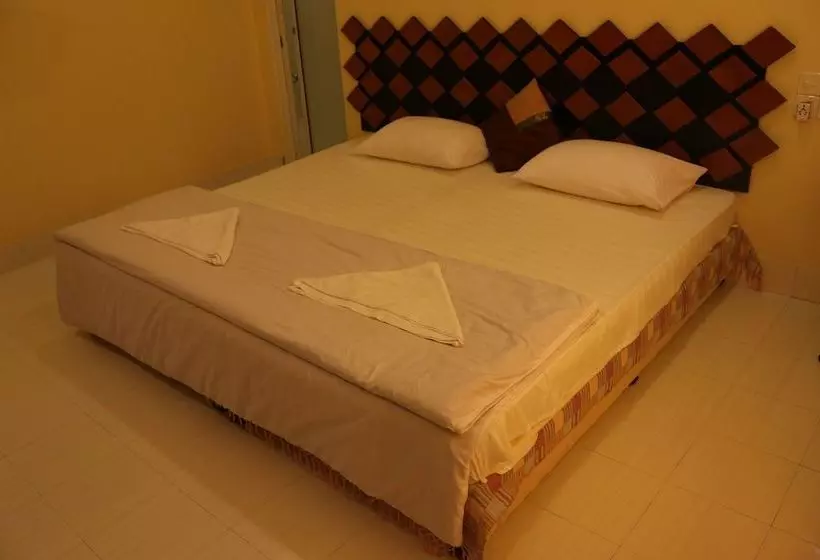 پانسیون Ras Beach Inn