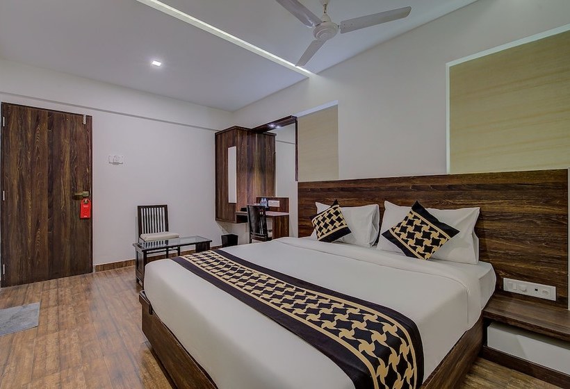 ホテル Edition O 30007 Crown Inn Panvel