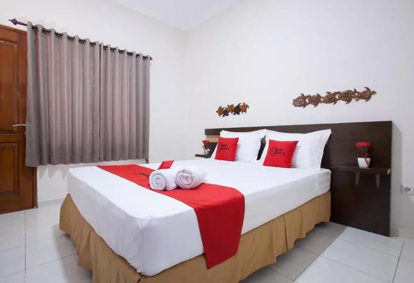 ペンション Reddoorz Near Tugu Pahlawan Surabaya