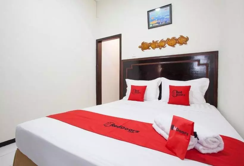 ペンション Reddoorz Near Tugu Pahlawan Surabaya