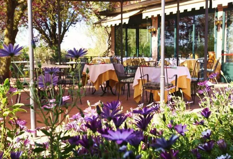 Отель Country Relais I Due Laghi