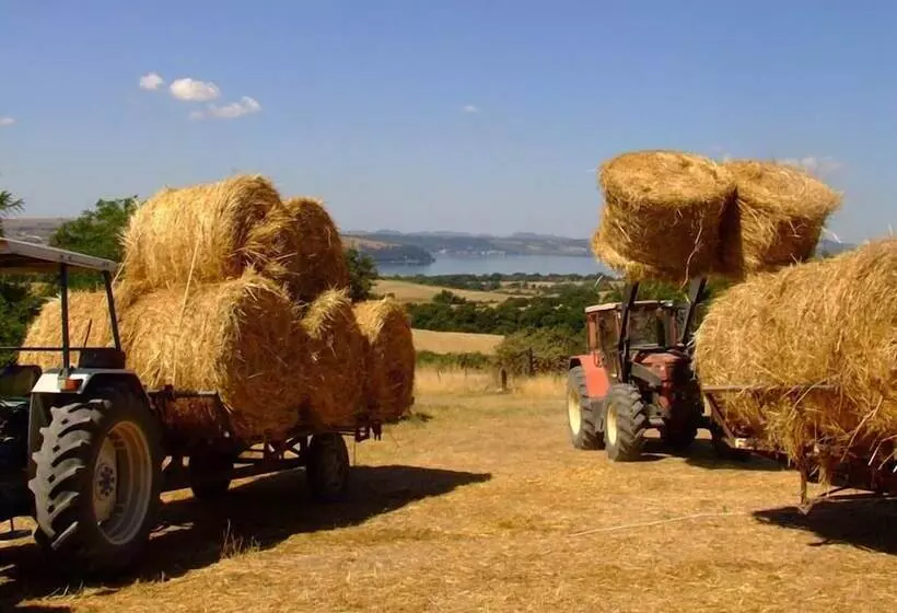 Отель Country Relais I Due Laghi