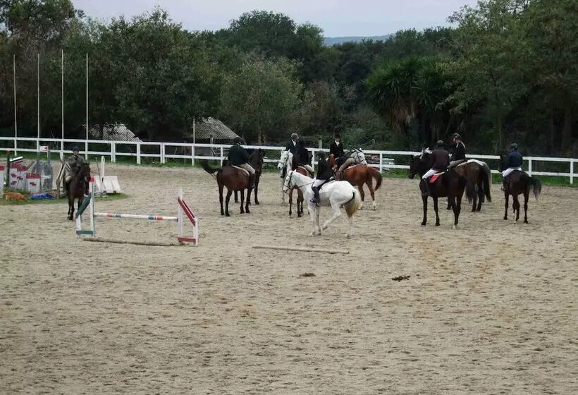 Отель Country Relais I Due Laghi