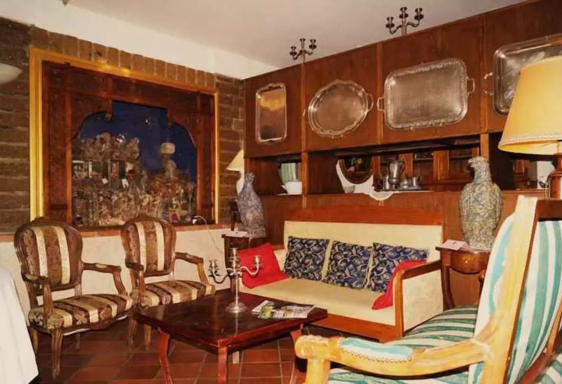 Отель Country Relais I Due Laghi