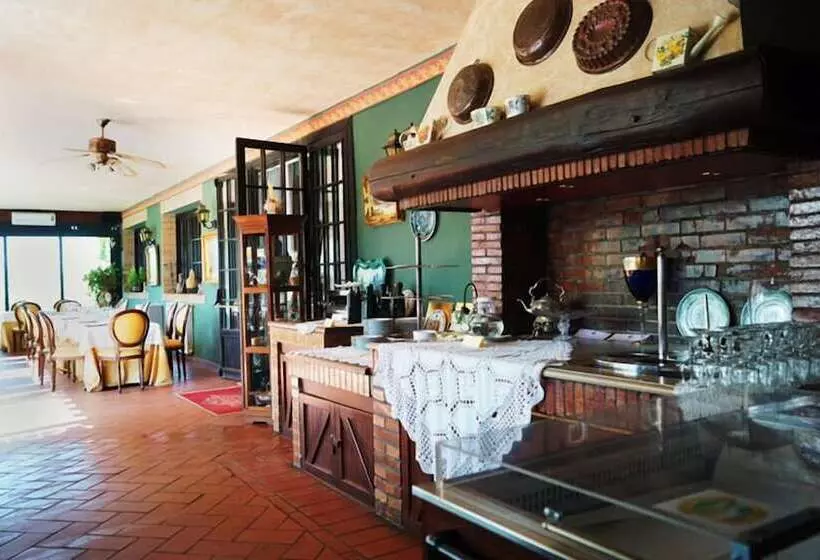 Отель Country Relais I Due Laghi