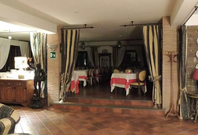 Отель Country Relais I Due Laghi