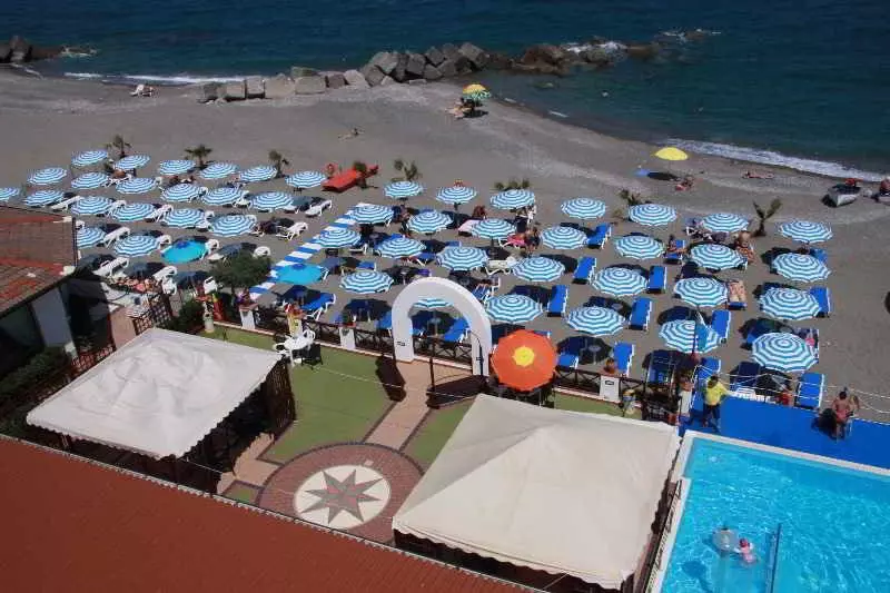 Отель Il Gabbiano Beach