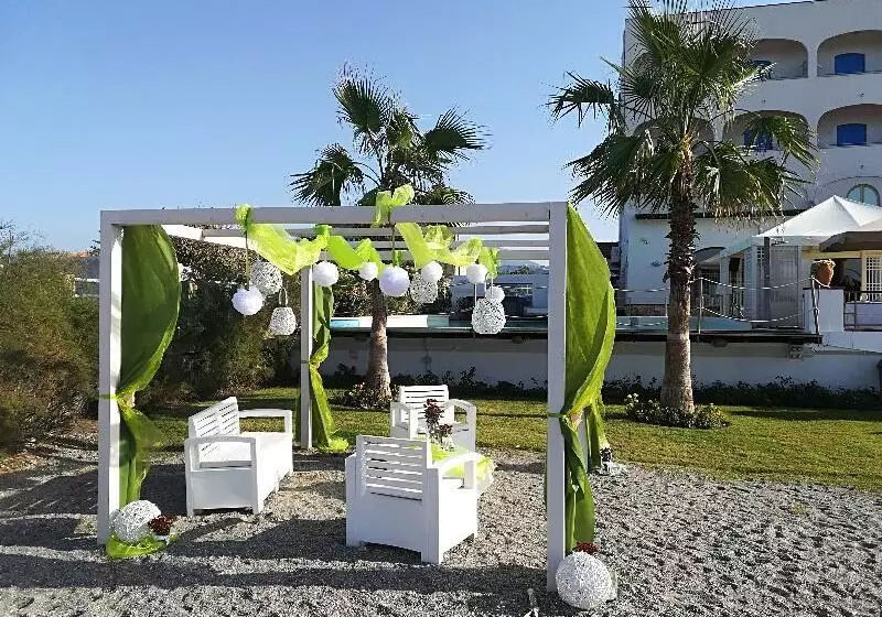 Отель Il Gabbiano Beach