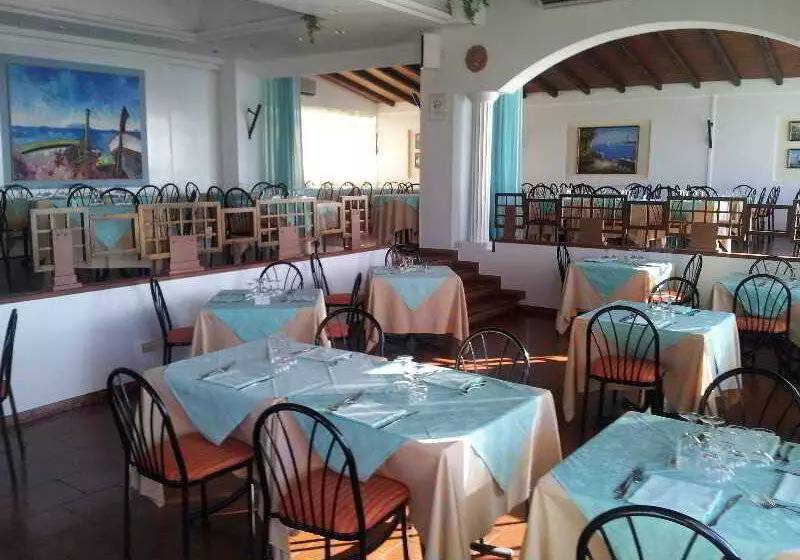 Отель Il Gabbiano Beach