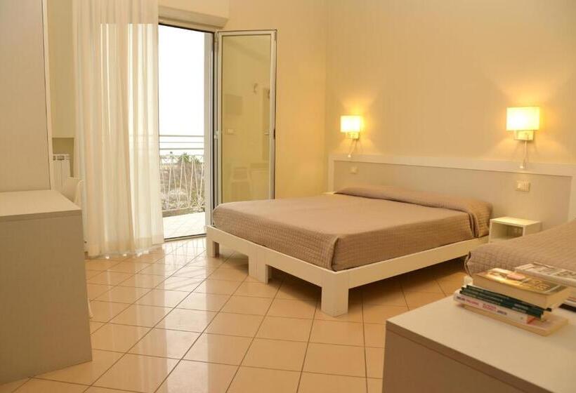 Отель Lungomare