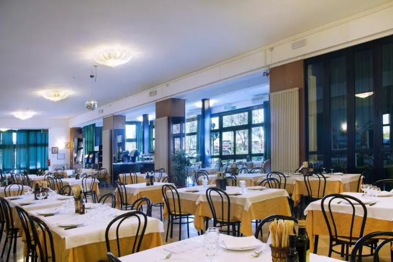 Отель Lungomare