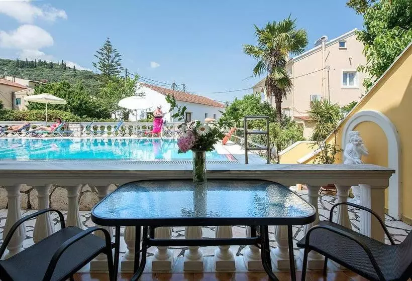 هتل Andreas Pool Apartments