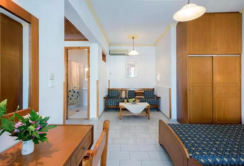 هتل Andreas Pool Apartments