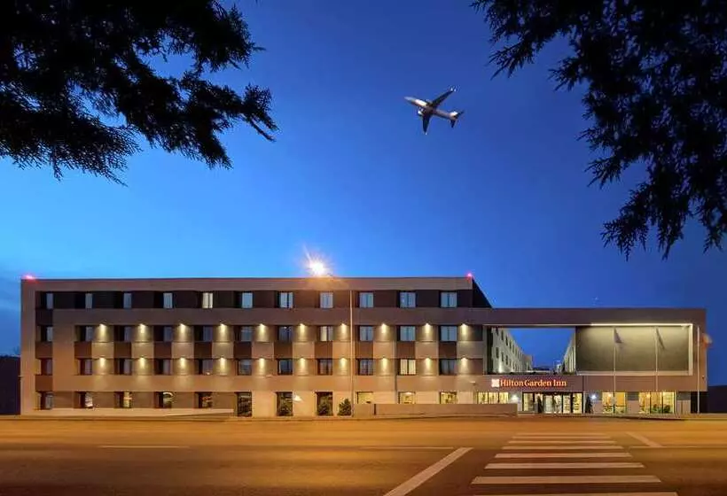 هتل Hilton Garden Inn Bucharest Airport