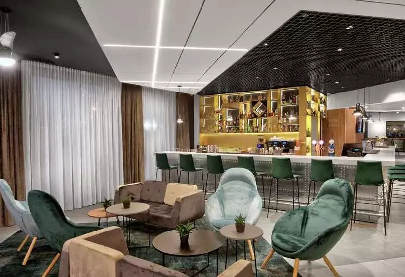 هتل Hilton Garden Inn Bucharest Airport