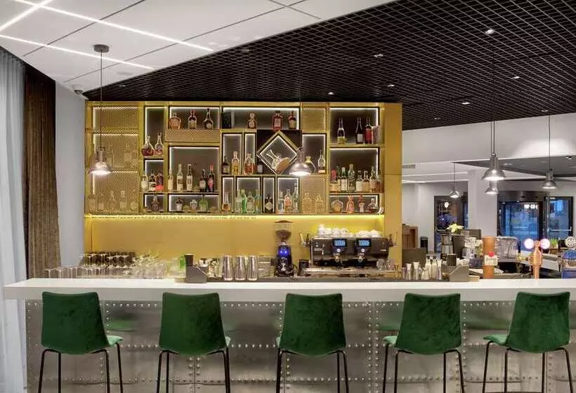 هتل Hilton Garden Inn Bucharest Airport