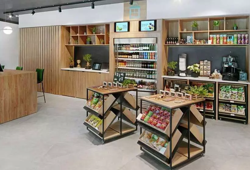 هتل Hilton Garden Inn Bucharest Airport