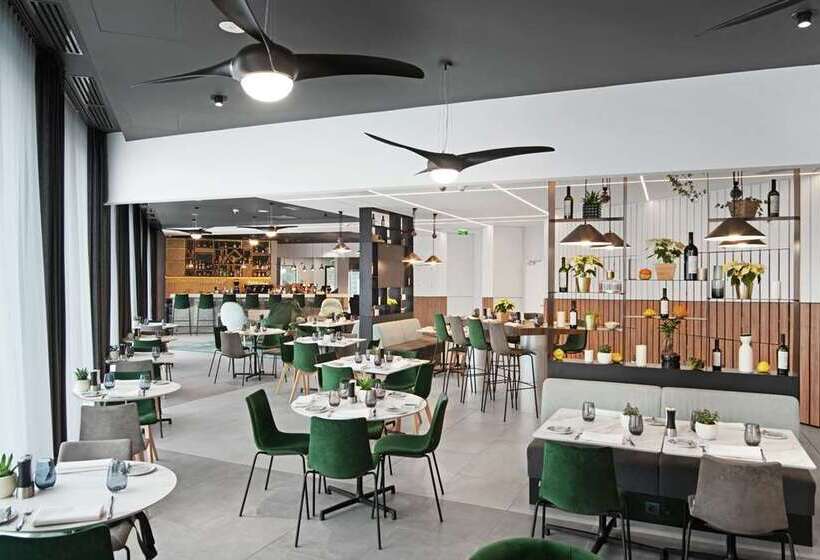 هتل Hilton Garden Inn Bucharest Airport