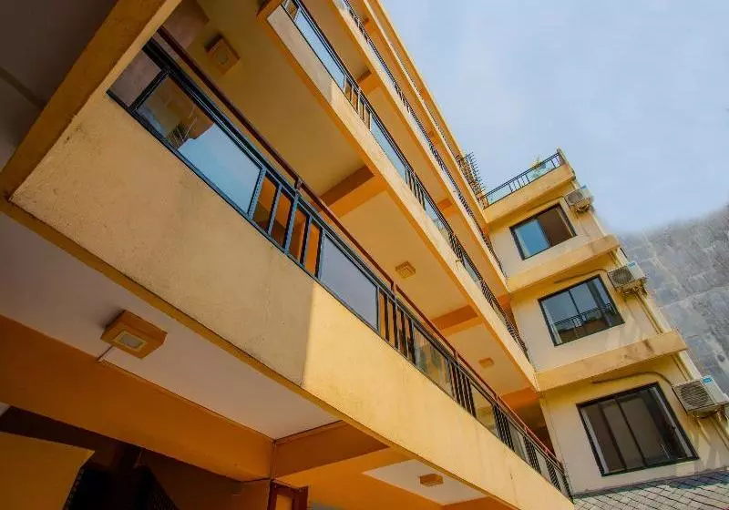 هتل Kotee Home By Oyo Rooms
