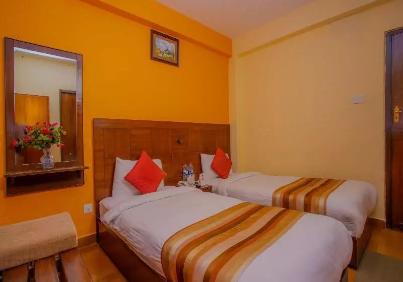 هتل Kotee Home By Oyo Rooms