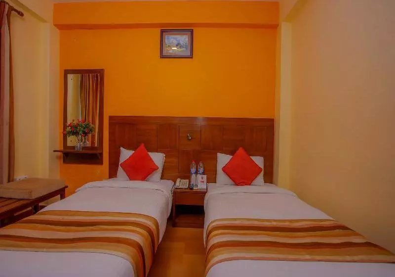 هتل Kotee Home By Oyo Rooms