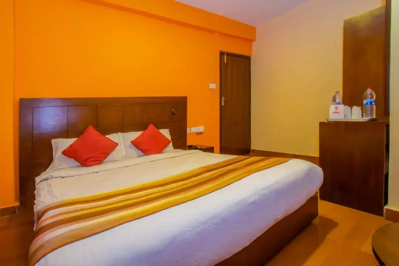 هتل Kotee Home By Oyo Rooms