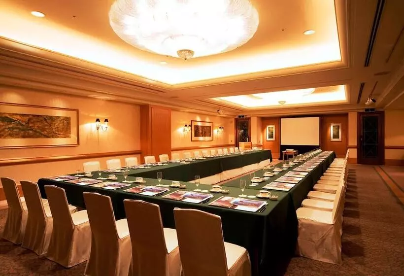 Kobe Bay Sheraton Hotel & Towers