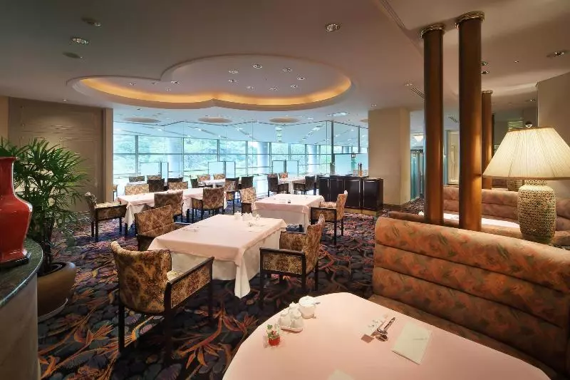 Отель Springs Makuhari