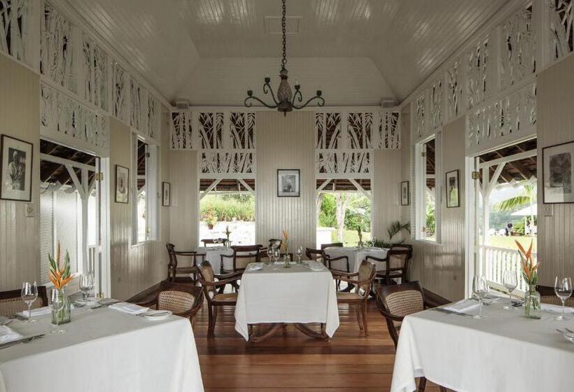 هتل Strawberry Hill