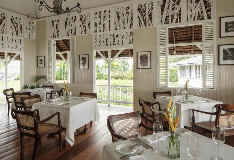 هتل Strawberry Hill