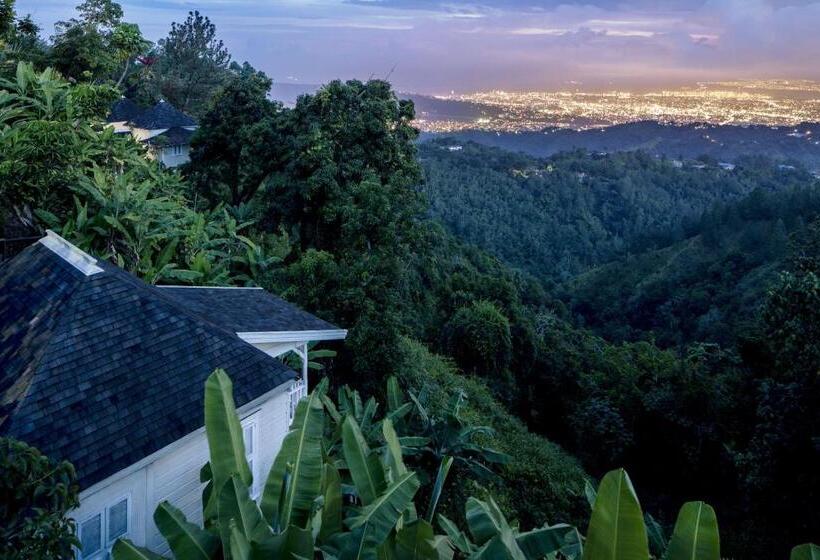 هتل Strawberry Hill