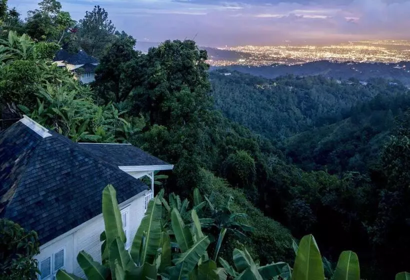 هتل Strawberry Hill