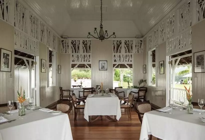 هتل Strawberry Hill