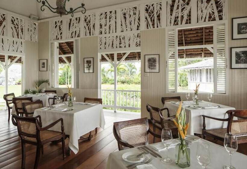 هتل Strawberry Hill