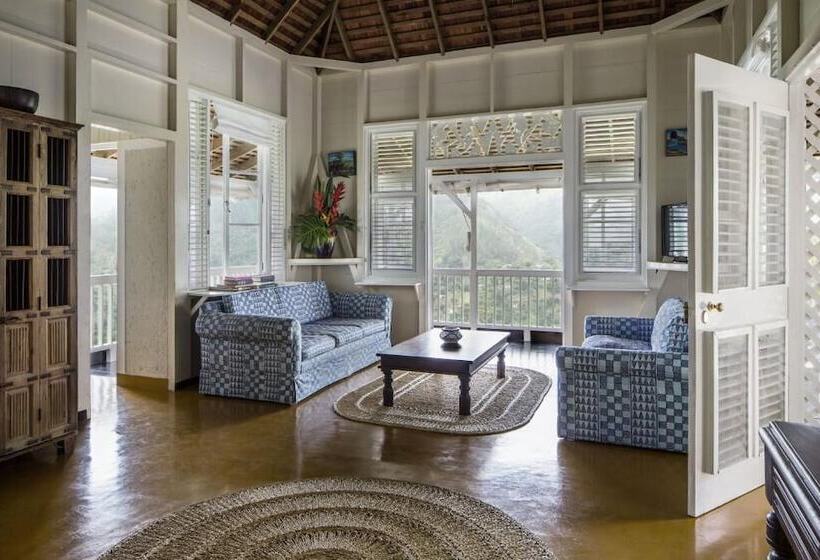 هتل Strawberry Hill