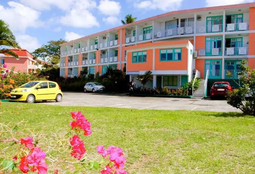 هتل Karibea Camelia Residence