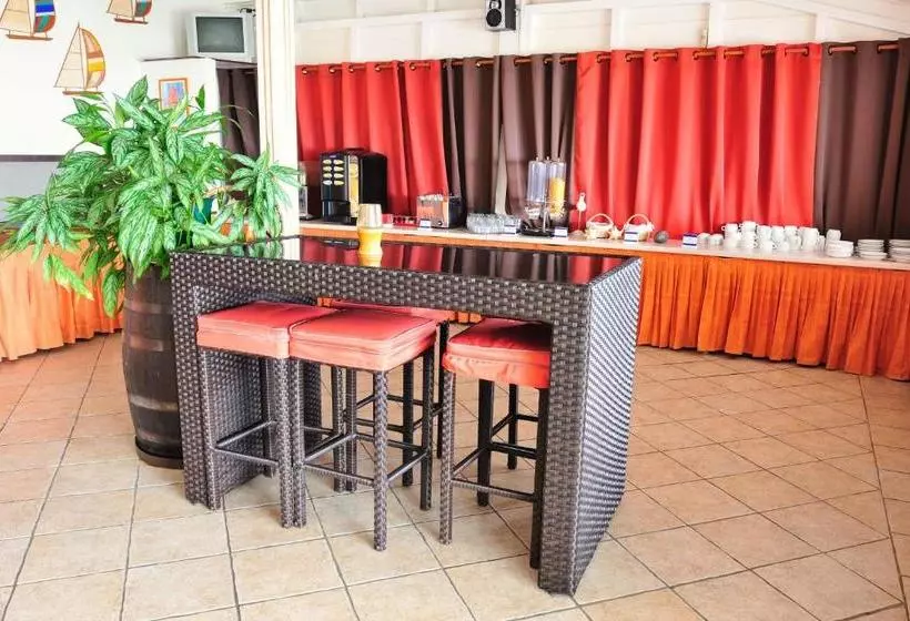 هتل Karibea Camelia Residence