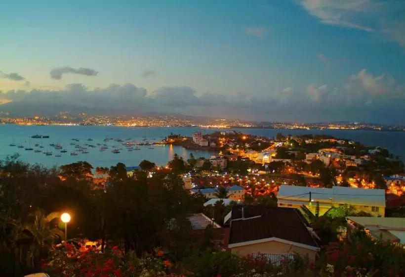 هتل Karibea Camelia Residence