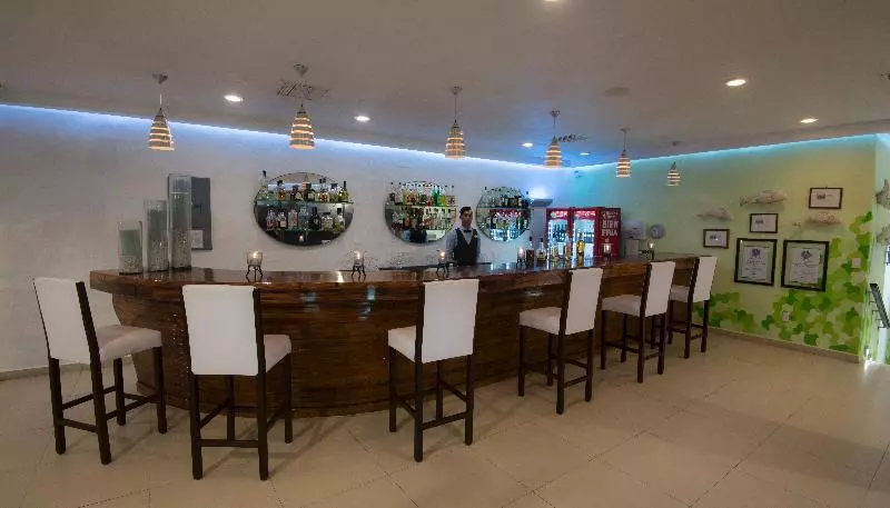 בית מלון כפרי Los Angeles Locos All Inclusive