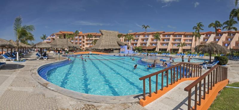 فندق Los Angeles Locos All Inclusive