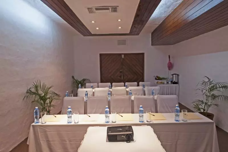 בית מלון כפרי Los Angeles Locos All Inclusive