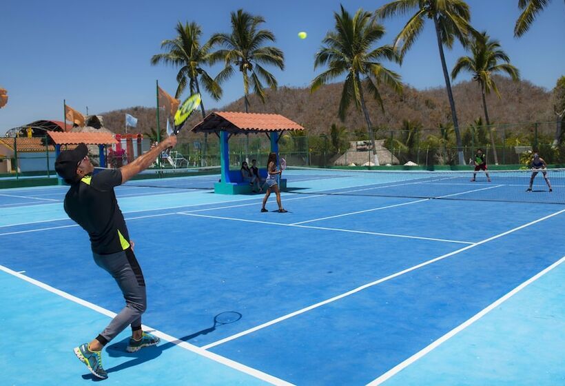 فندق Los Angeles Locos All Inclusive