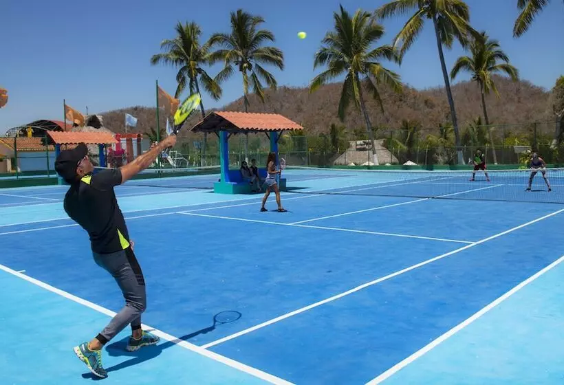 בית מלון כפרי Los Angeles Locos All Inclusive