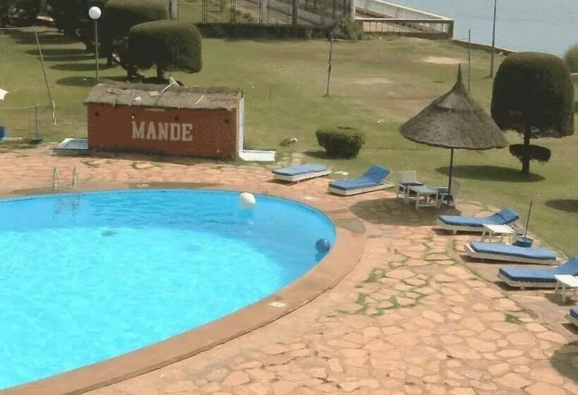 هتل Mande