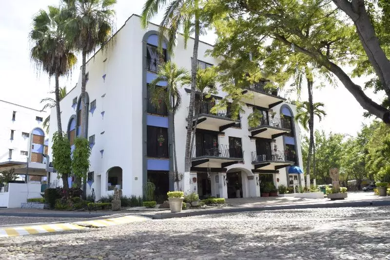 Отель Puerto De Luna Pet Friendly And Family Suites