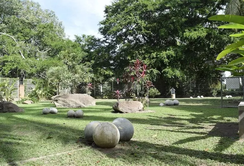 Отель Puerto De Luna Pet Friendly And Family Suites