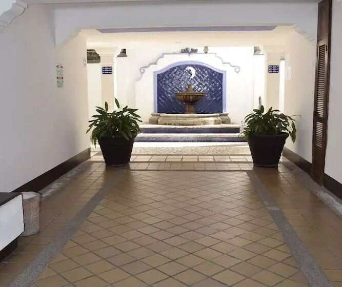 Отель Puerto De Luna Pet Friendly And Family Suites