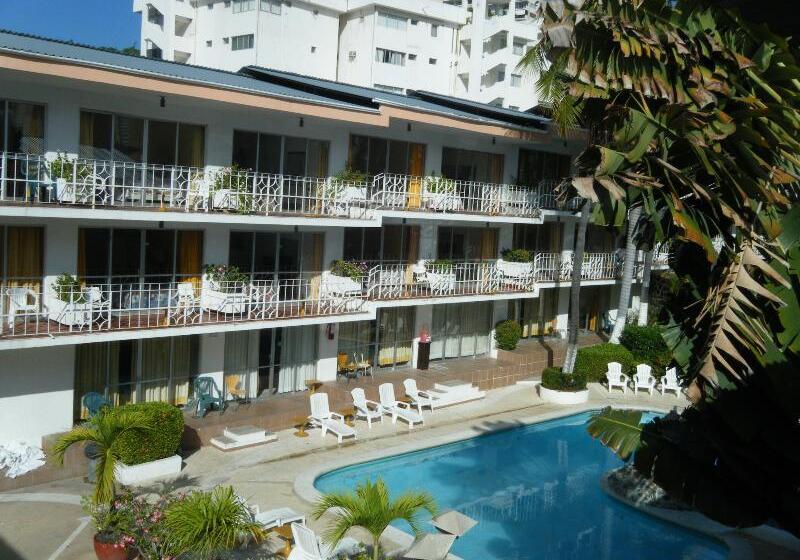 فندق El Tropicano