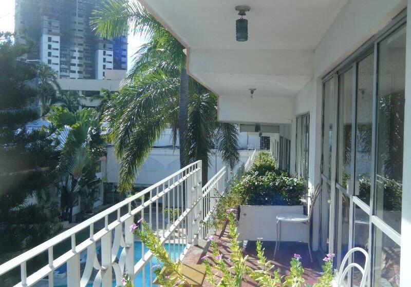 فندق El Tropicano