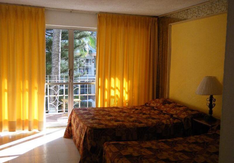 فندق El Tropicano